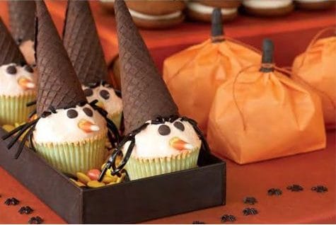 Halloween Treat Bags // Take Out Containers