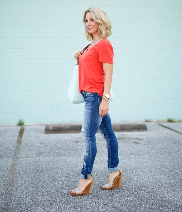 Casual outfit - distressed jeans and Halogen slub tee 