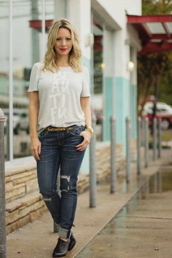 Fall Fashion - distressed jeans and tee with skinny leopard belt