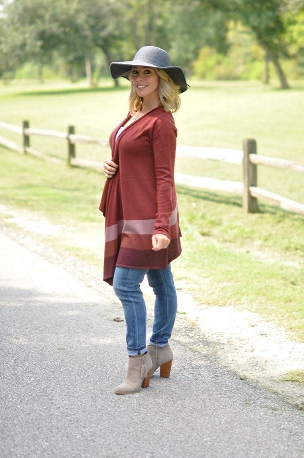 Fall Fashion - plum cardigan, skinny jeans and booties 