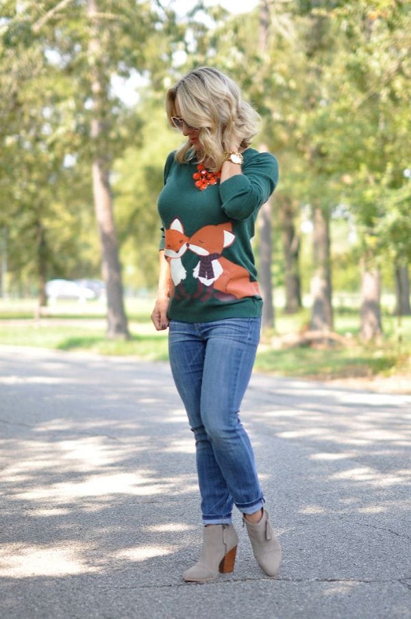 Fall Fashion - kissing fox sweater, skinny jeans and booties 