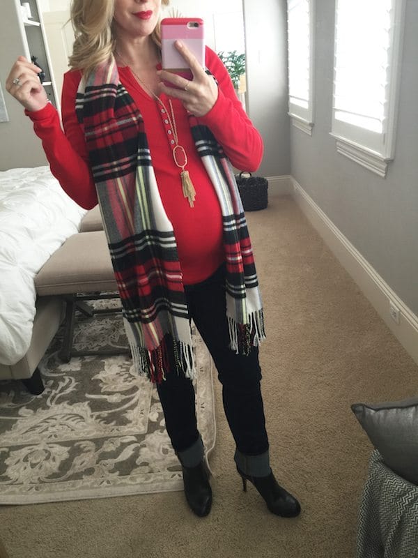 Fall/Winter fashion - jeans + red #dressingthebump #bumpstyle #maternitystyle