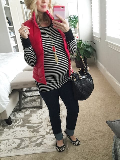 Winter fashion | striped top, puffy vest and leopard ballet flats - #maternitystyle #dressingthebump
