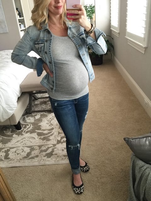 Winter fashion | grey tank, ripped jeans and jean jacket with leopard flats, super cute, casual pregnancy outfit - #maternitystyle #dressingthebump