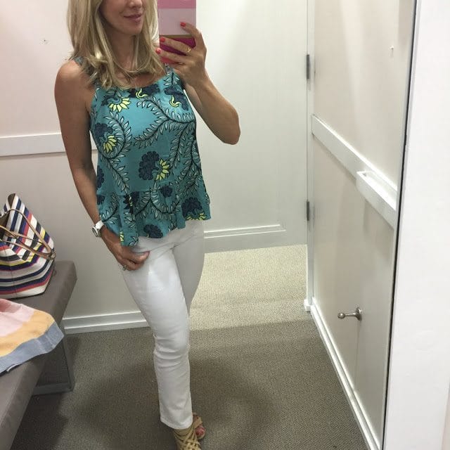 Summer Fashion - floral peplum tank and white jeans #outfit #outfitinspo #summerfashion