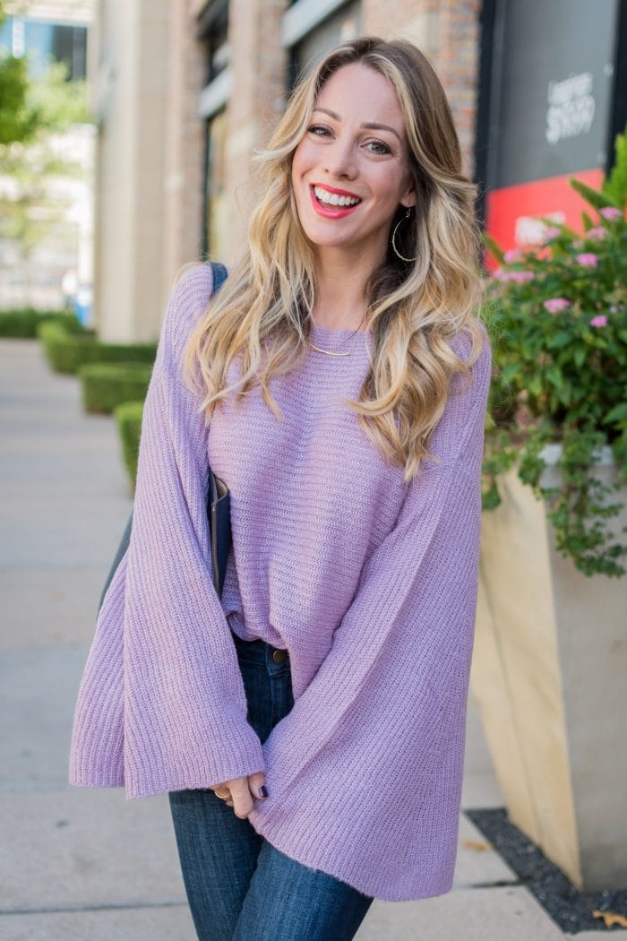 Women's Fall fashion favorite trend this year - flared sleeve sweater #fallfashion #sweaterwheather #ootd