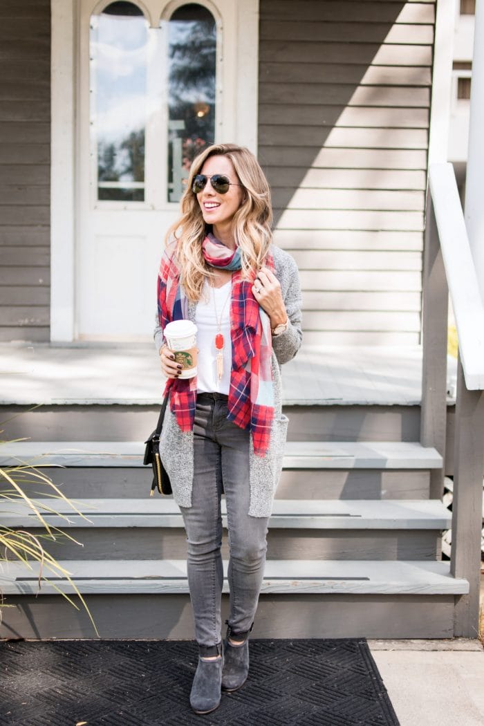 Black Wool Tights with Red Plaid Scarf Outfits In Their 30s (2 ideas &  outfits)