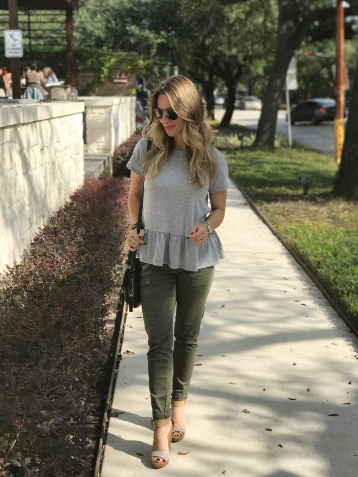 casual fall outfit- skinny cargo pants and peplum top