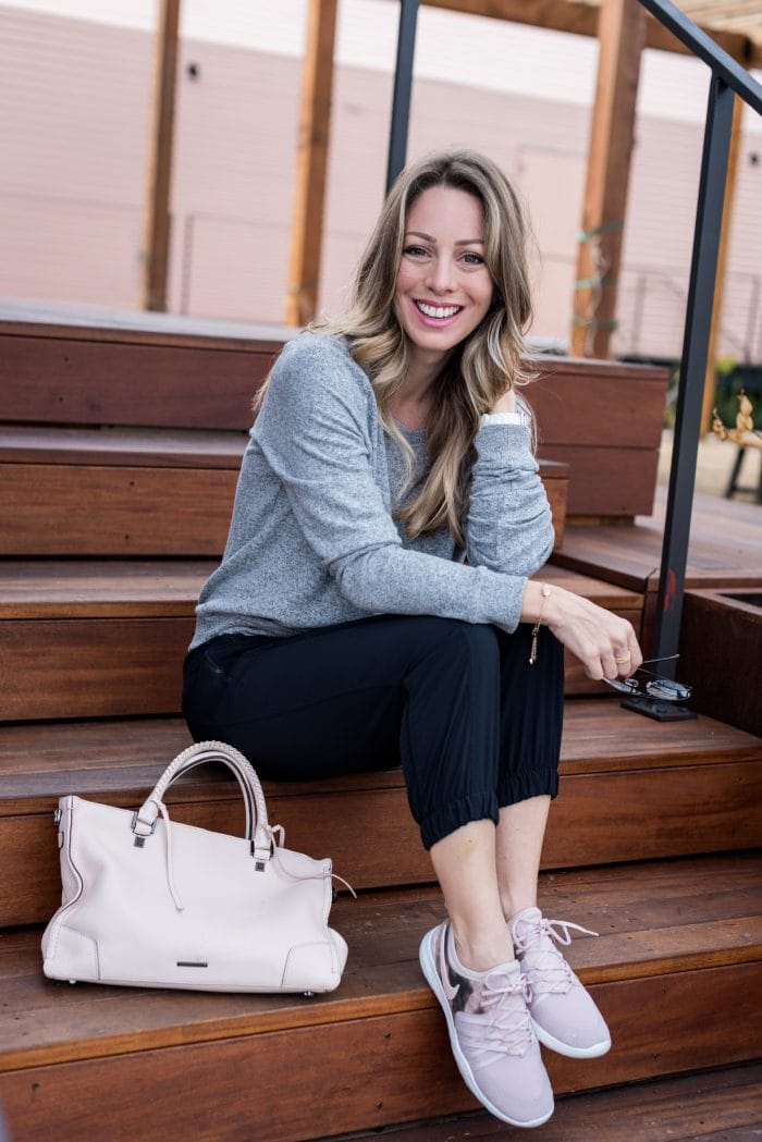 Daily Outfit Inspiration - crop joggers and grey pullover with pink sneakers