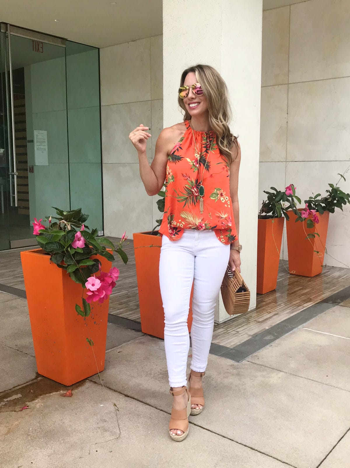 summer outfit ideas for moms