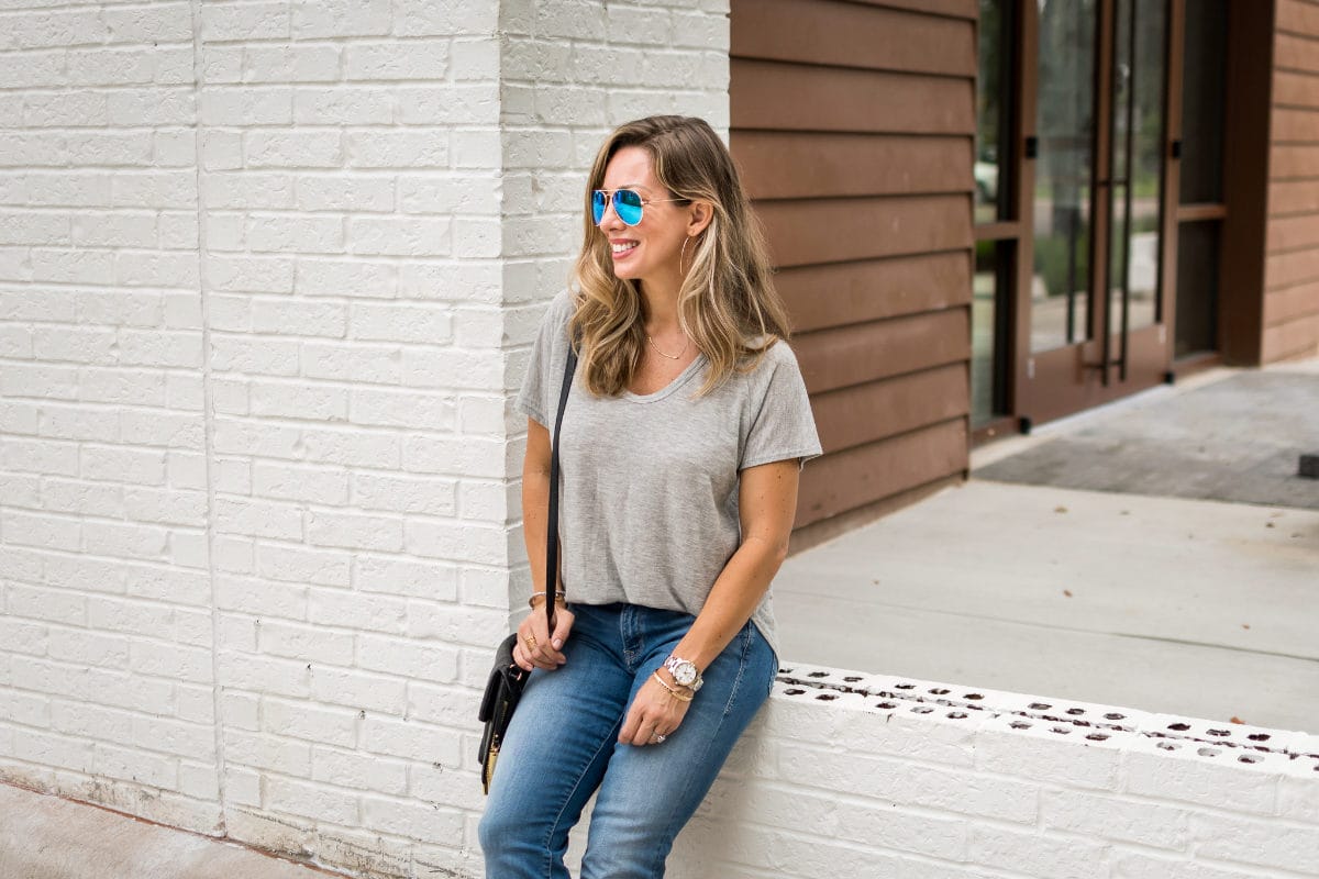 how to wear boyfriend jeans casual outfit