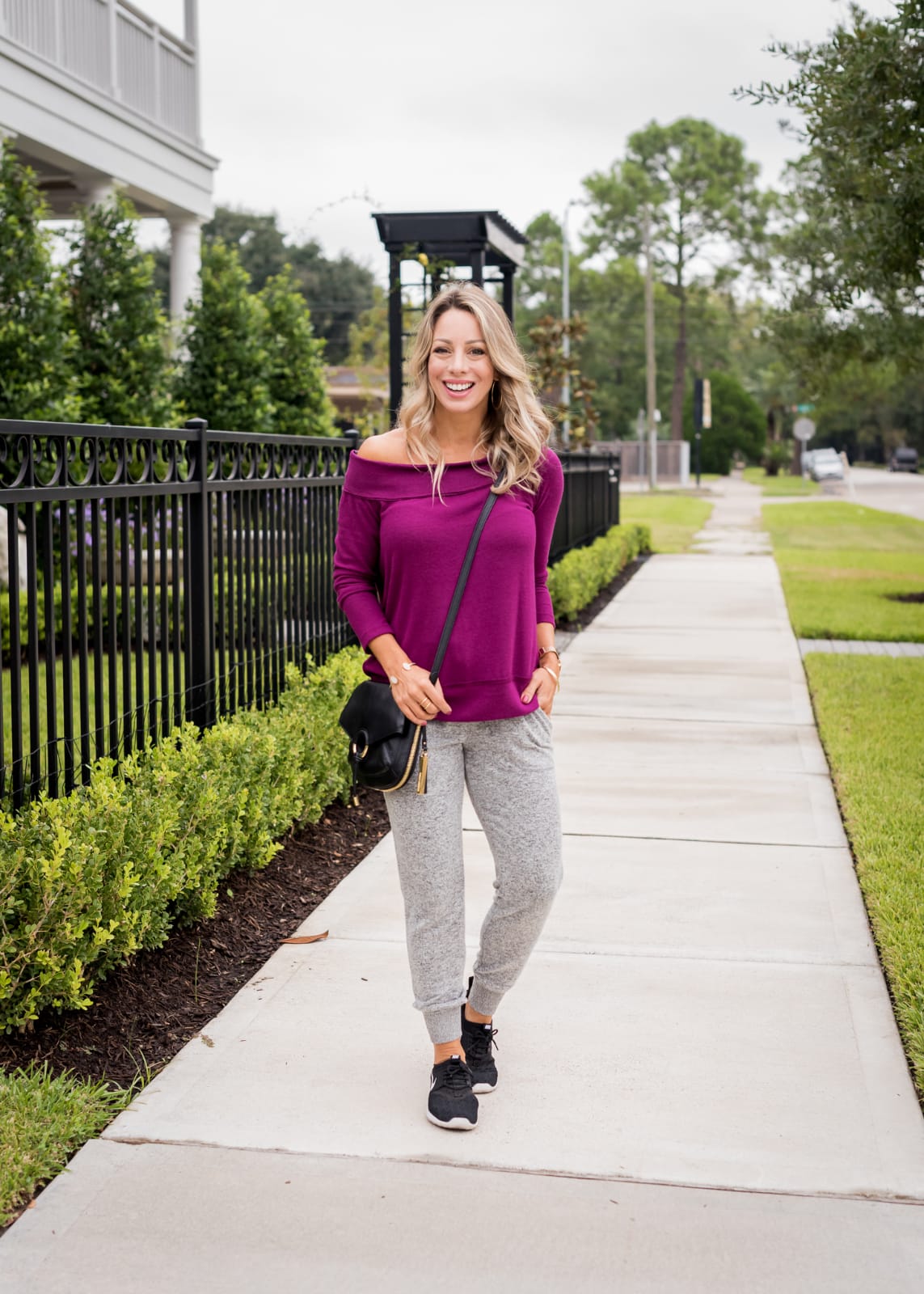 Cozy Fall Outfit Inspiration -Gibson joggers and off shoulder top (1)