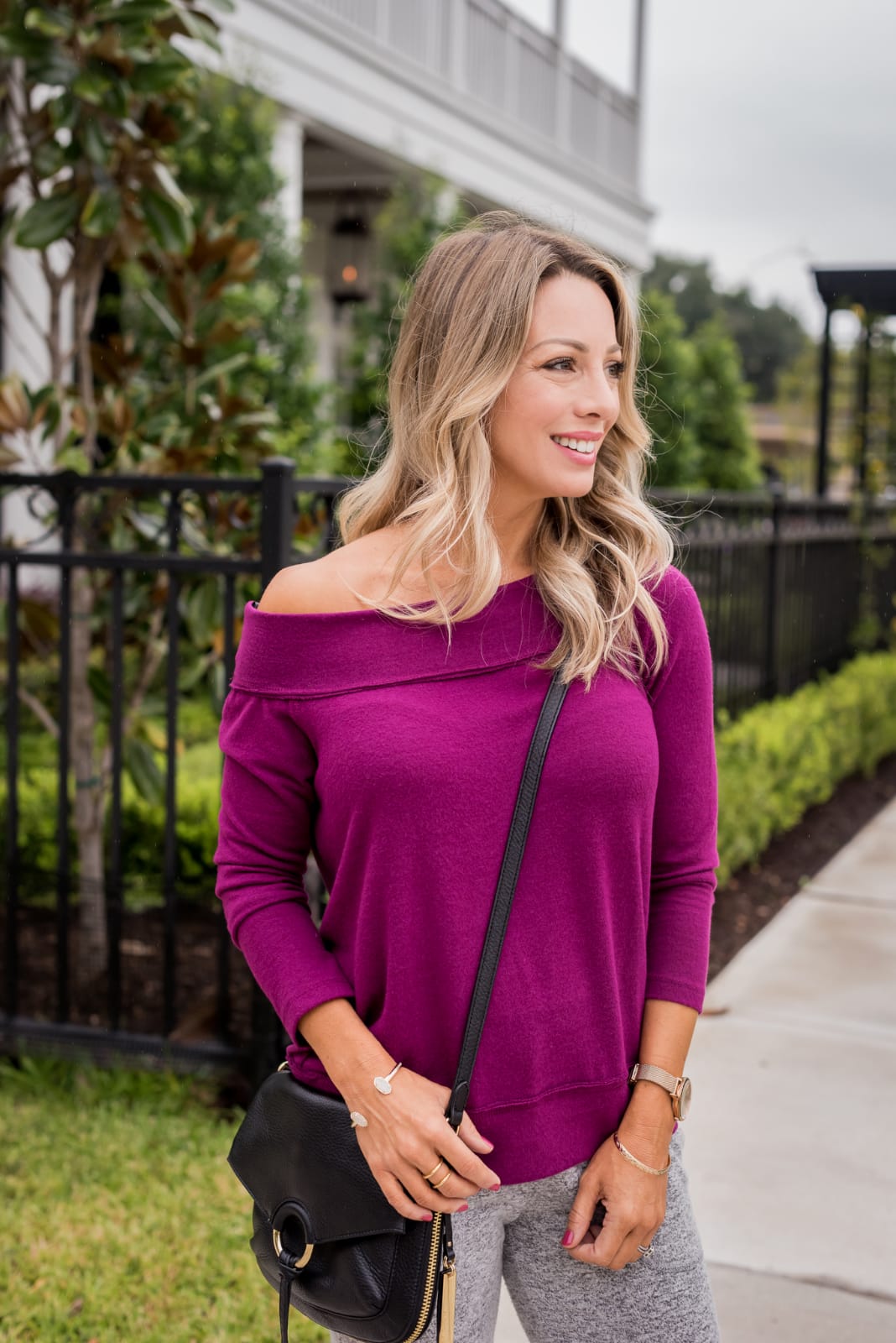 Cozy Fall Outfit Inspiration -Gibson joggers and off shoulder top (3)