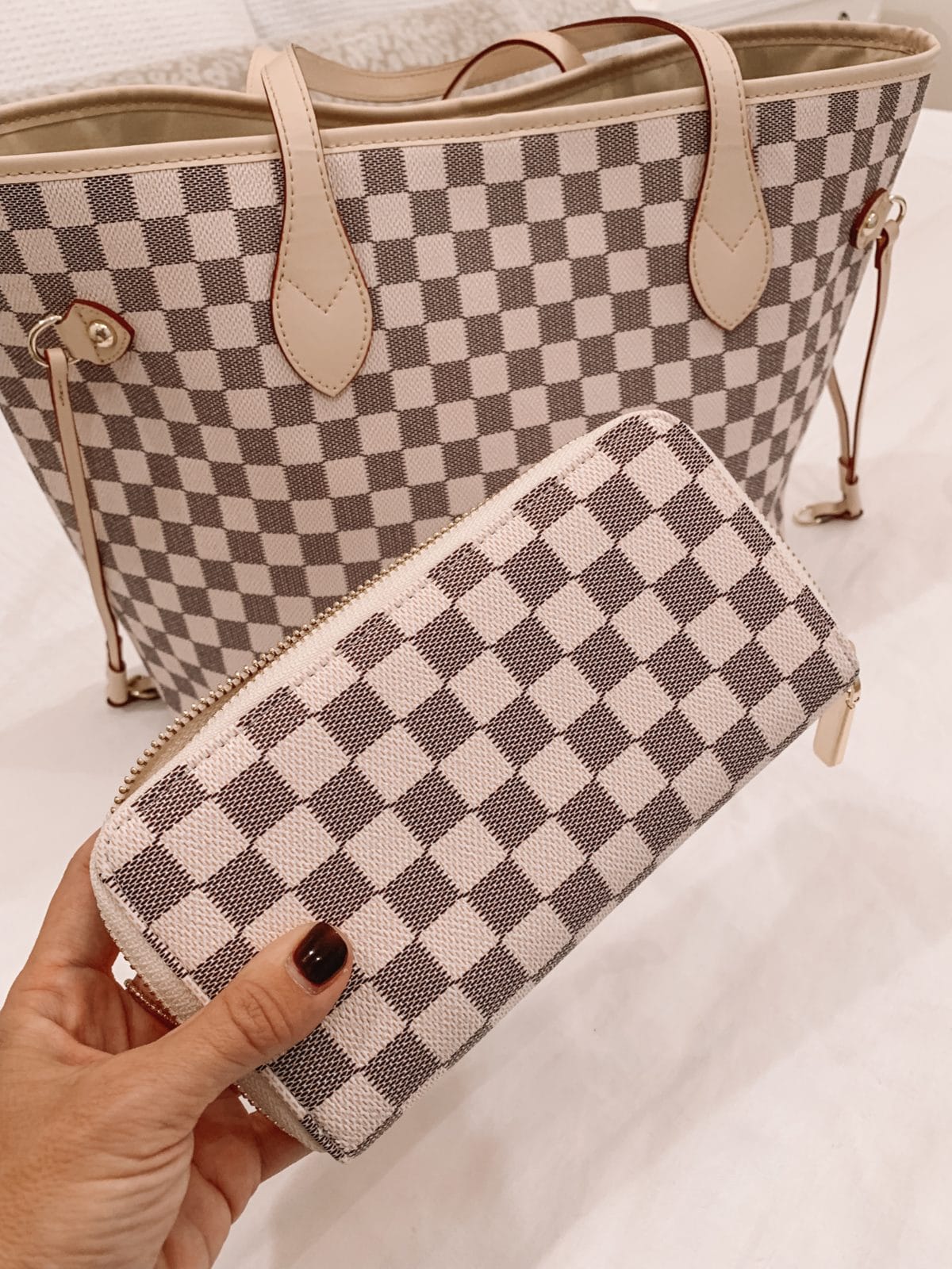Amazon fashion haul, checkered tote and wallet 