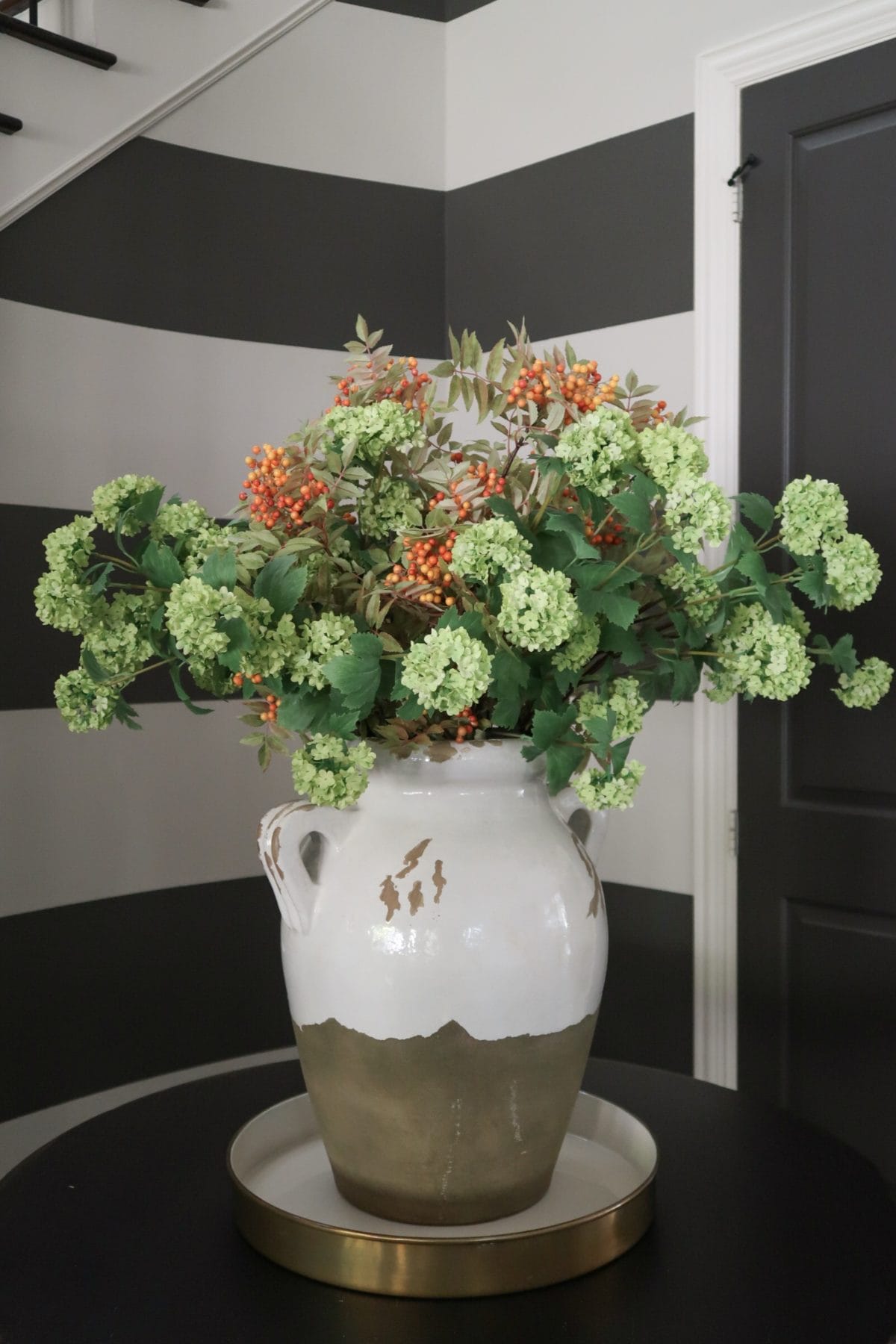 Home Decor Vase & Flowers 