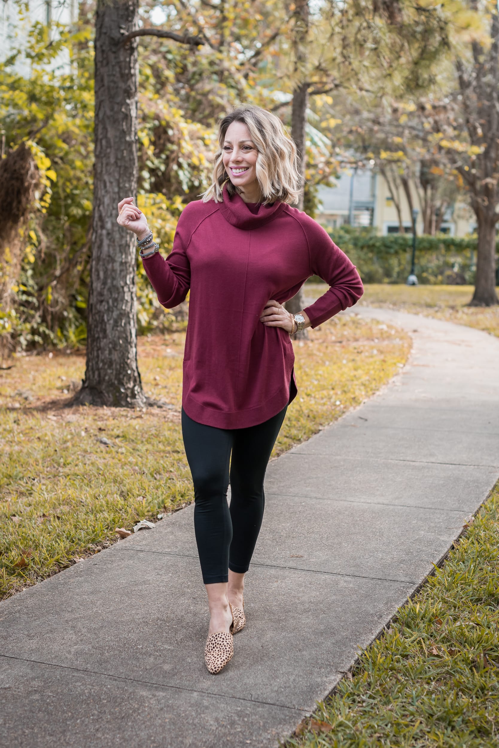 How to Wear Burgundy Pants | Burgundy pants outfit, Outfits with leggings,  Burgundy pants