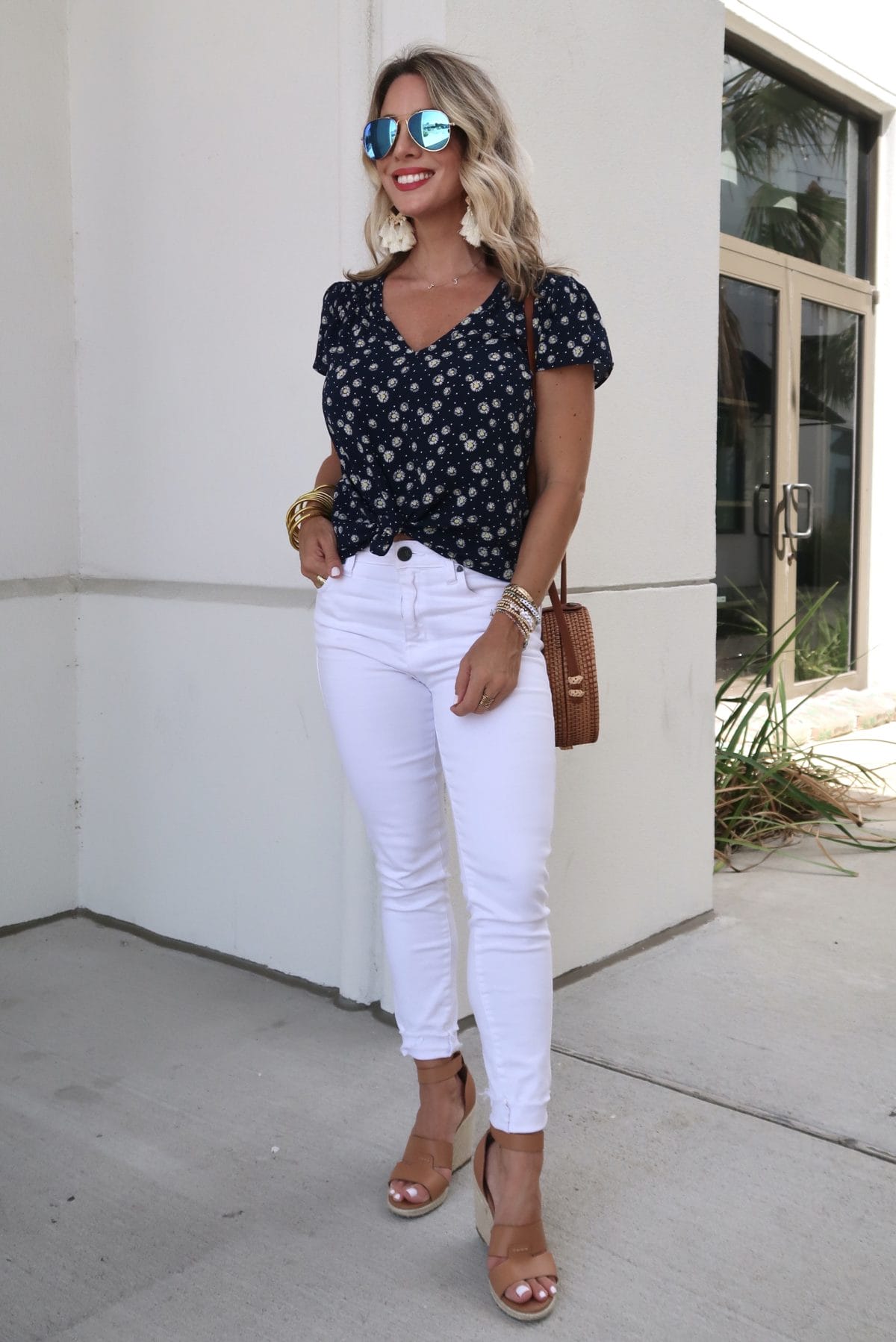 Outfit Roundup, Daisy Print Top, White Skinny Jeans, Wedges, Circle Woven Bag