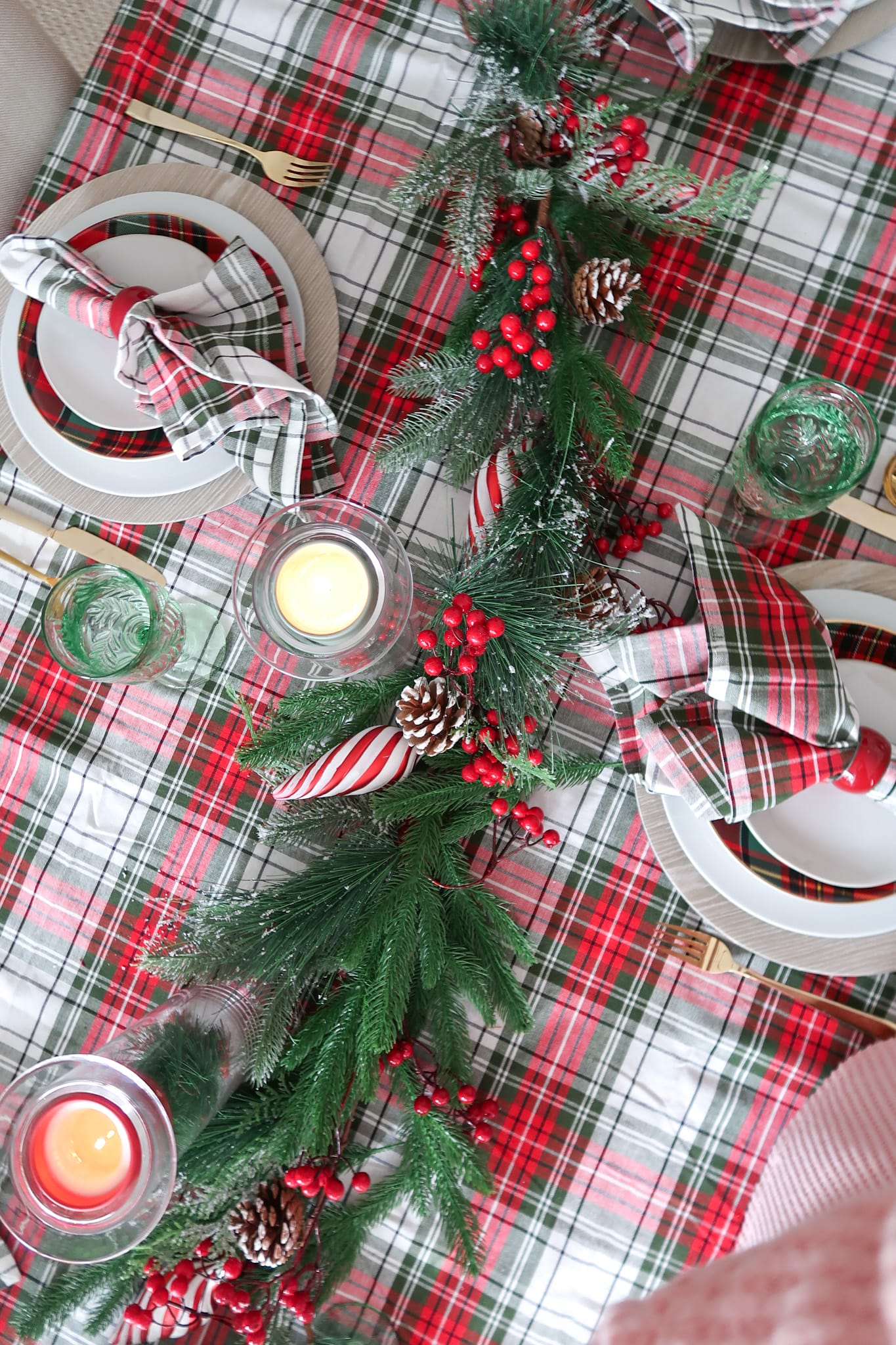 Our Christmas Dining Room • Honey We're Home