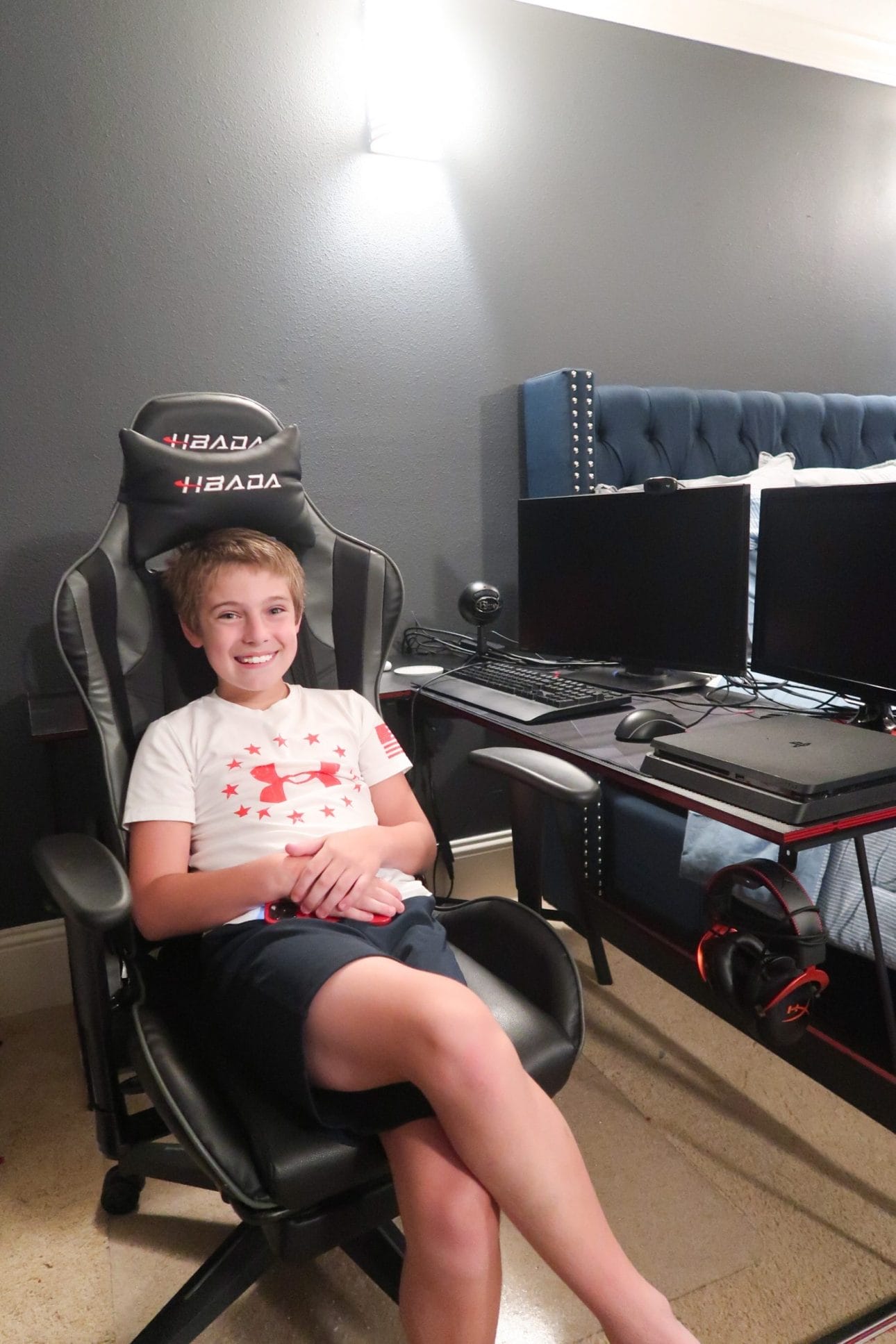 Tween Boys Room with Gaming Desk