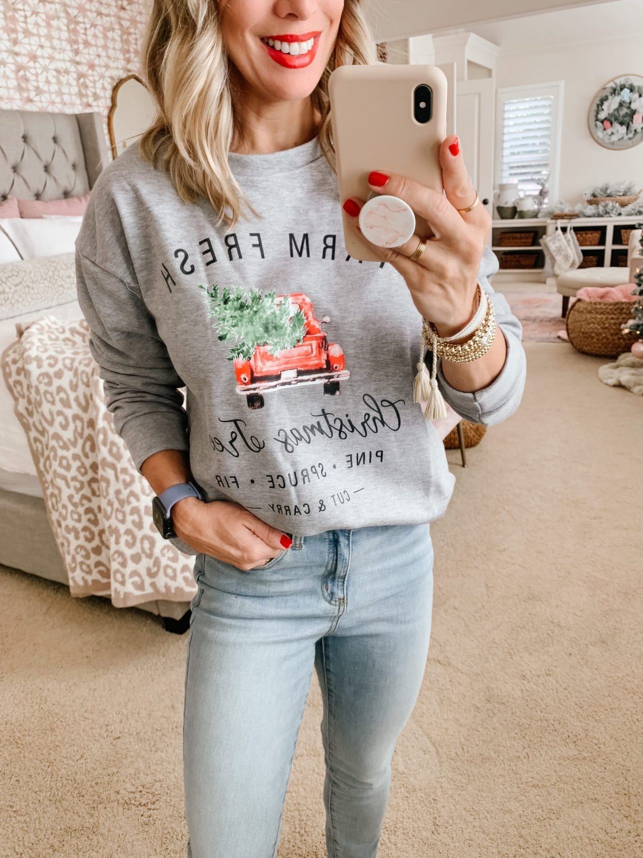 Amazon Fashion, Christmas Sweatshirt, Jeans, Leopard Keds 