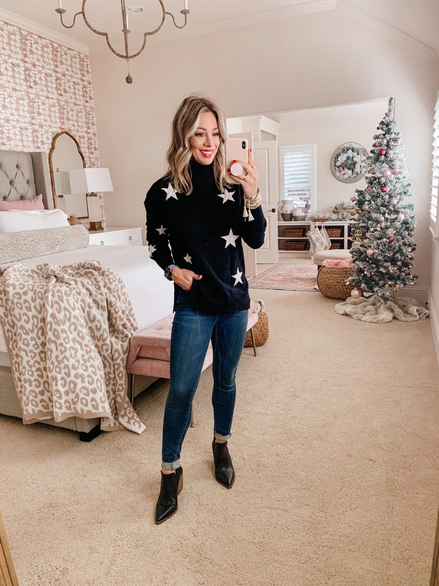 Amazon Fashion, Star Sweater, Jeans, Booties 