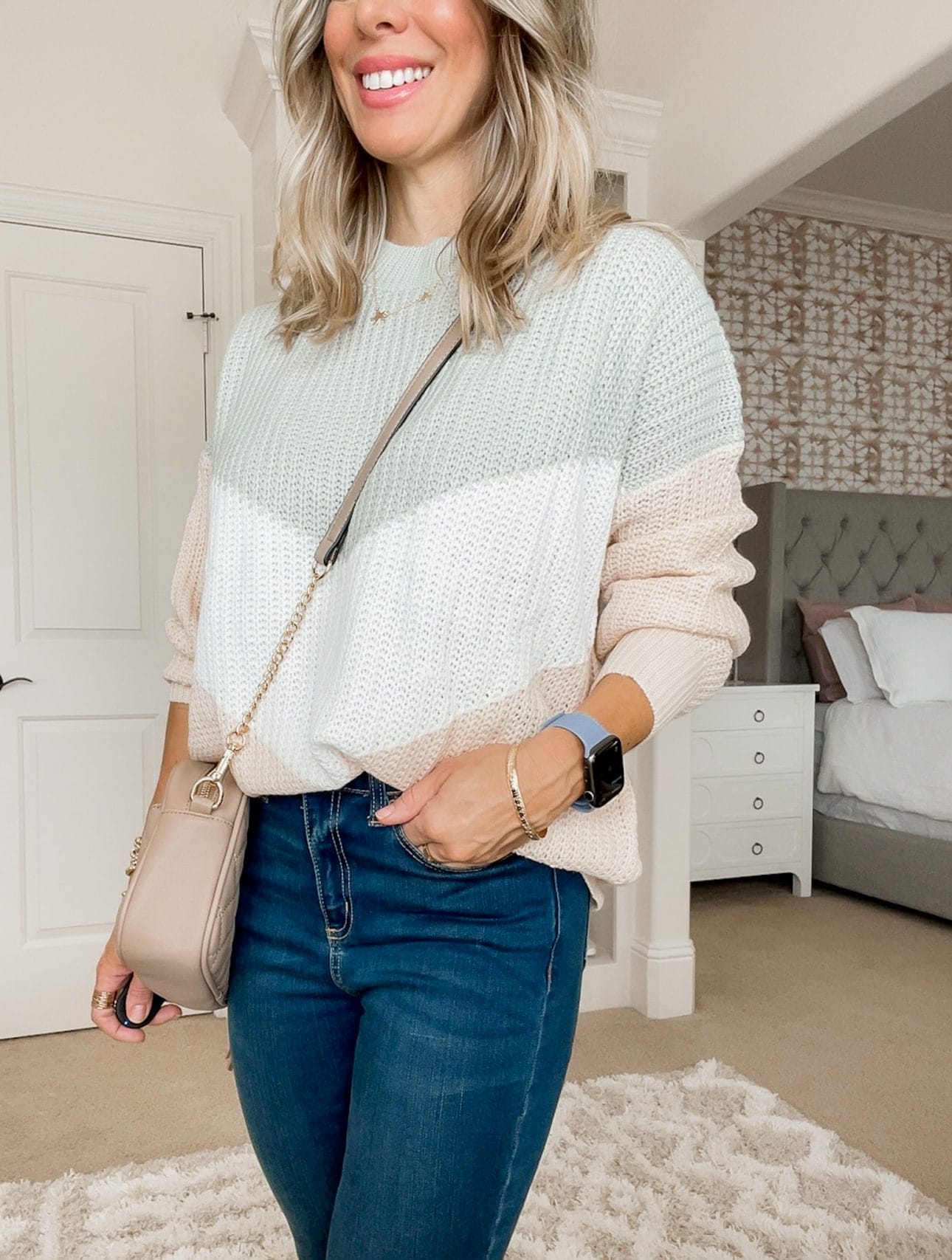 Amazon Fashion Finds, Colorblock Sweater, Jeans, Booties, Quilted Crossbody