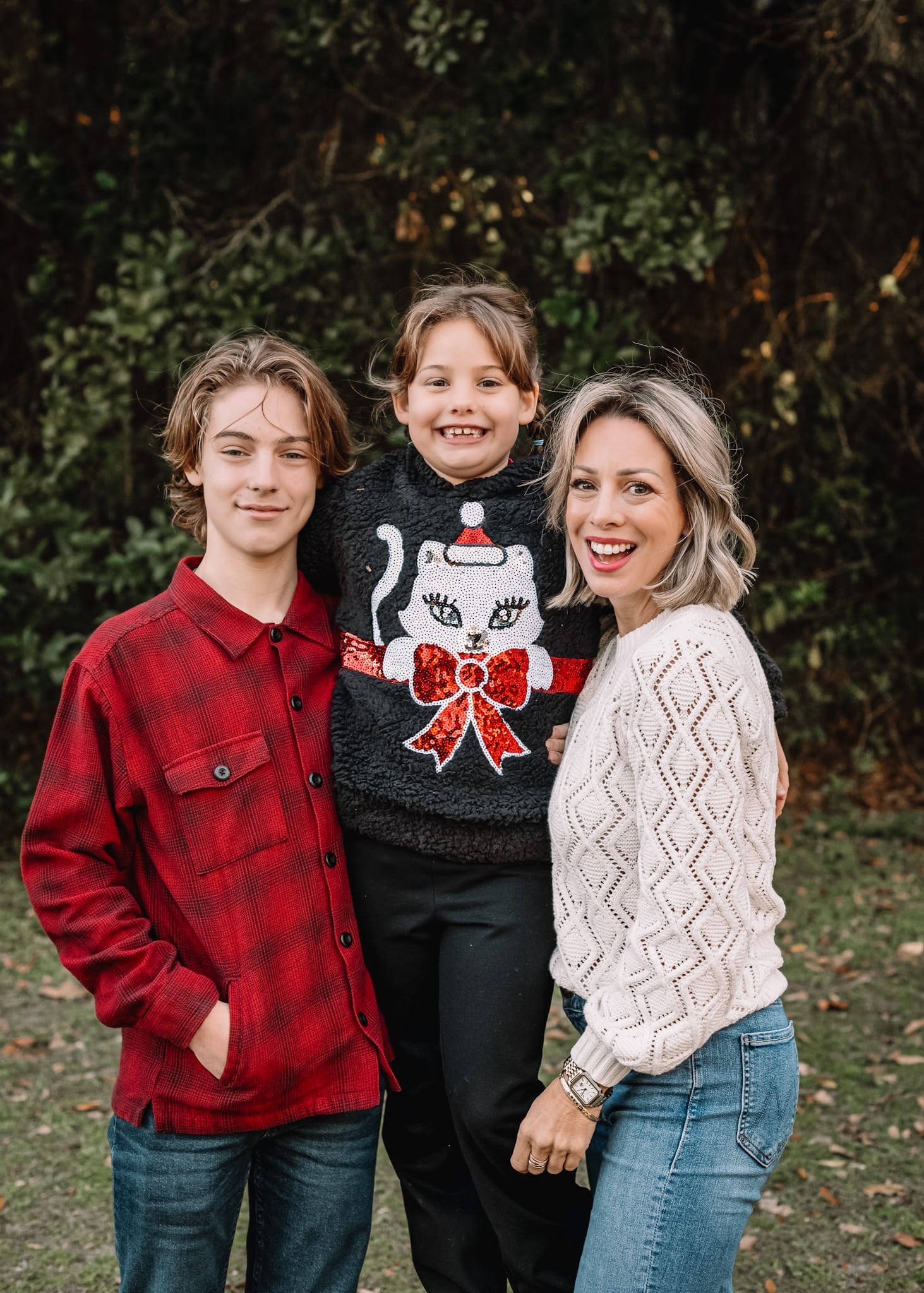 THIS & THAT  Loves Giveaway, Family Photo Outfit Ideas & Columbus Day  Sales • Honey We're Home