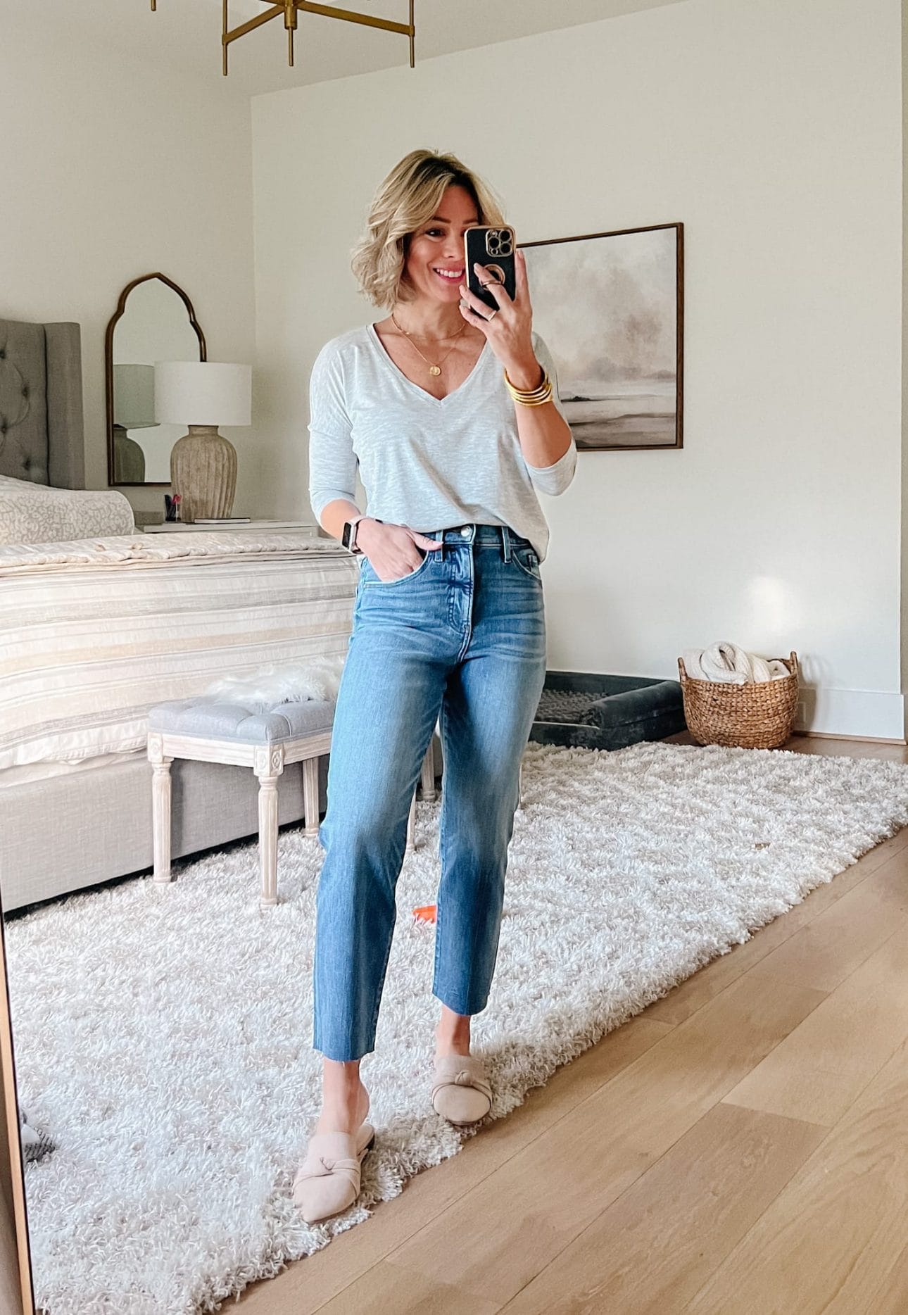 V Neck Tee, Cropped Jeans, Mules 